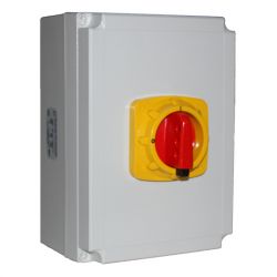 Isolator switch disconnector in plastic enclosure